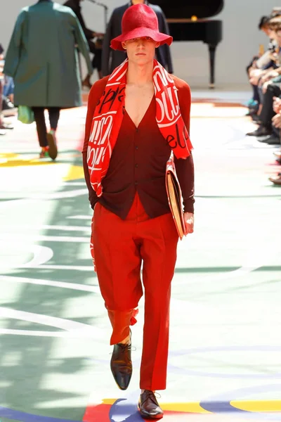 Look 37